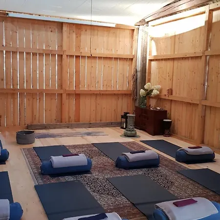Holiday home Sen Sosen - Czarujacy Dom Z Sauna, Basenem I Stodola Lekawica (Wadowice)